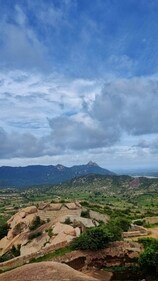 The fort is atop a hill near Karnataka's Chikballapura. ((Musthaq Ahamad-Twitter)) The fort is atop a hill near Karnataka's Chikballapura. ((Musthaq Ahamad-Twitter))