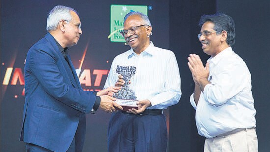 “Agriculture is facing an existential crisis in terms of good production, farmer’s livelihoods, soil nutrient integrity, biodiversity losses, global warming,” said Vijay Kumar, executive vice-chairperson, RySS. “We should accept that we are in a climate emergency, and the way we produce food is a major cause of this situation. We, therefore, need to transition from disruptive to regenerative farming.” (HT PHOTO)