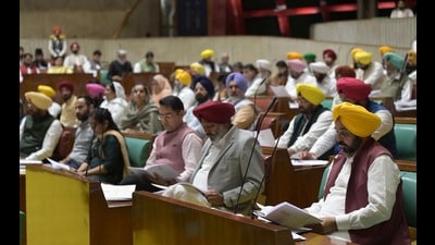 After the obituary references, speaker Kultar Singh Sandhwan moved a resolution for conveying the condolences of the house to their respective families, which was accepted unanimously. (HT Photo /Ravi Kumar)