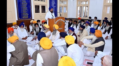 Akal Takht Jathedar Giani Harpreet Singh addressing during Shiromani Gurdwara Parbandhak Committee General House meeting at Teja Singh Samundri Hall in Amritsar on Friday. ((Photo/ Hindustan Times)) Akal Takht Jathedar Giani Harpreet Singh addressing during Shiromani Gurdwara Parbandhak Committee General House meeting at Teja Singh Samundri Hall in Amritsar on Friday. ((Photo/ Hindustan Times))