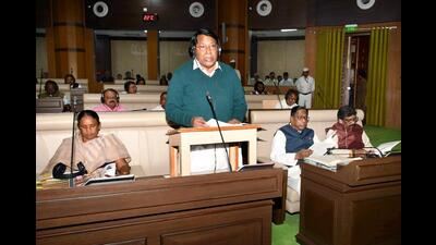 Jharkhand finance minister Rameshwar Oraon presents the state Budget 2023-2024 in the Legislative Assembly on Friday. (ANI) Jharkhand finance minister Rameshwar Oraon presents the state Budget 2023-2024 in the Legislative Assembly on Friday. (ANI)