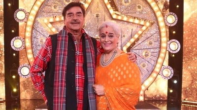 Shatrughan Sinha on his love story with Poonam Sinha and their brief break up. Shatrughan Sinha on his love story with Poonam Sinha and their brief break up.