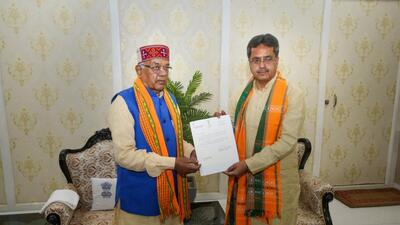 Tripura chief minister Manik Saha submits his resignation to governor Satyadeo Narain Arya at Raj Bhavan in Agartala on Friday. (PTI) Tripura chief minister Manik Saha submits his resignation to governor Satyadeo Narain Arya at Raj Bhavan in Agartala on Friday. (PTI)