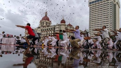 Improvements in health care and increasing life expectancy will contribute to India's population rise. (Rafiq Maqbool/AP/picture alliance) Improvements in health care and increasing life expectancy will contribute to India's population rise. (Rafiq Maqbool/AP/picture alliance)