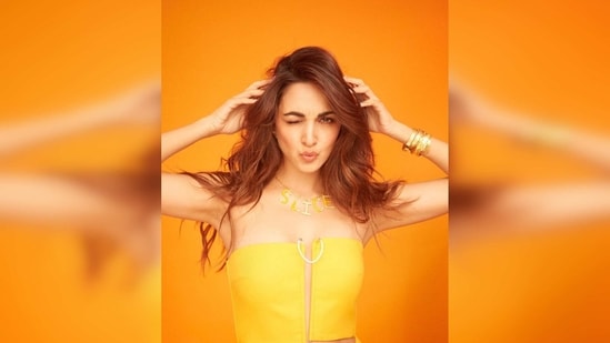 Kiara Advani's top features custom brushed silver-tone continuous looped hardware down the centre front.&nbsp;(Instagram/@kiaraaliaadvani)