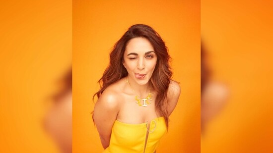 Kiara Advani's top features custom brushed silver-tone continuous looped hardware down the centre front.&nbsp;(Instagram/@kiaraaliaadvani)