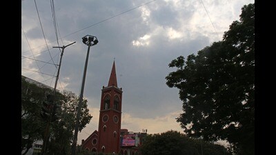 As per SAFAR, Shivajinagar reported a PM 2.5 particle concentration of 307 which was a “very poor” category. (HT PHOTO)