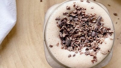 Chocolate and Banana Smoothie: This smoothie is a great way to satisfy your sweet tooth. Start with a banana, add some cocoa powder, and finish with your favorite milk. Blend everything together for a delicious and nutritious breakfast. (Aditi Mammen Gupta)