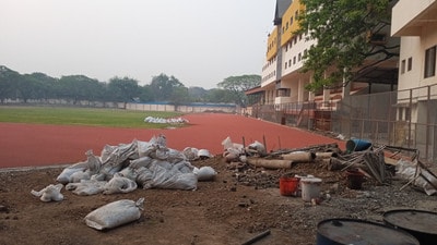 The track’s finishing work is currently underway. Junior athletes, who were unable to train regularly at the Shiv Chhatrapati Sports Complex in Balewadi due to travel constraints. (HT PHOTO)