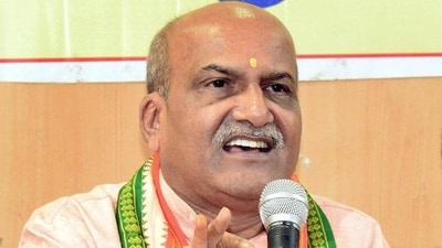 Karnataka right wing group Sri Rama Sene chief Pramod Muthalik. (PTI file) Karnataka right wing group Sri Rama Sene chief Pramod Muthalik. (PTI file)