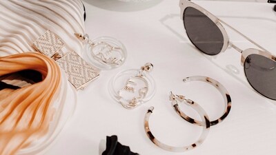 Are you looking to add a touch of glamour to your outfit? Accessories can be the perfect way to elevate your look and make a statement. Whether you're dressing up for a special occasion or just want to add a little something extra to your everyday style, the right accessories can make all the difference. From statement jewellery to wide-brimmed hats, here are ten accessories that can instantly add glamour to any outfit. (Unsplash) Are you looking to add a touch of glamour to your outfit? Accessories can be the perfect way to elevate your look and make a statement. Whether you're dressing up for a special occasion or just want to add a little something extra to your everyday style, the right accessories can make all the difference. From statement jewellery to wide-brimmed hats, here are ten accessories that can instantly add glamour to any outfit. (Unsplash)