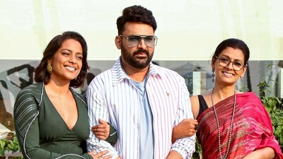 Kapil Sharma with Sahana Goswami and Nandita Das during the promotions of Zwigato. (PTI) (PTI) Kapil Sharma with Sahana Goswami and Nandita Das during the promotions of Zwigato. (PTI) (PTI)