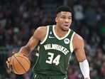 Milwaukee Bucks forward Giannis Antetokounmpo (34).