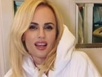 Rebel Wilson has spoken about her meeting with Meghan Markle. 