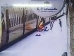 The image shows HC Shailendra of UP GRP saving the life of passengers. The image shows HC Shailendra of UP GRP saving the life of passengers.