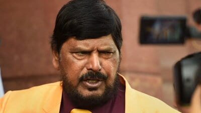 A popular Dalit leader, Athawale urged Dalits and Muslims to vote for the NDA while citing the “downfall” of the Mayawati-led BSP. (HT Photo)