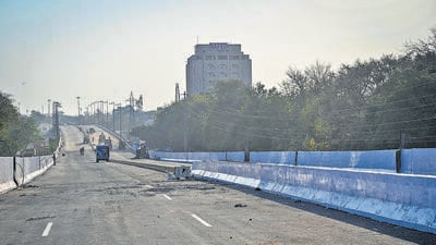 A view of the newly constructed extension of the Ashram flyover at Ring Road. (Sanchit Khanna/ HT PHOTO) A view of the newly constructed extension of the Ashram flyover at Ring Road. (Sanchit Khanna/ HT PHOTO)