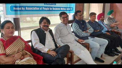Chandigarh Residents Association Welfare Federation (CRAWFED) members during a meeting in Chandigarh. (HT Photo) Chandigarh Residents Association Welfare Federation (CRAWFED) members during a meeting in Chandigarh. (HT Photo)