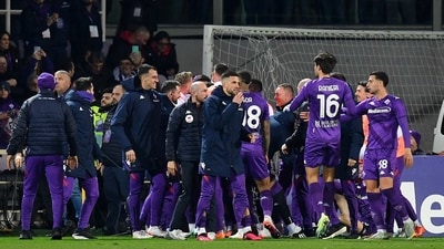 Fiorentina's Luka Jovic celebrates scoring their second goal with teammates (REUTERS)