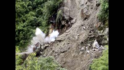 The Himalayas and the Western Ghats – two regions that have seen untrammelled development projects damage fragile local ecosystems – were deemed to be at the highest risk (HT PHOTO) The Himalayas and the Western Ghats – two regions that have seen untrammelled development projects damage fragile local ecosystems – were deemed to be at the highest risk (HT PHOTO)