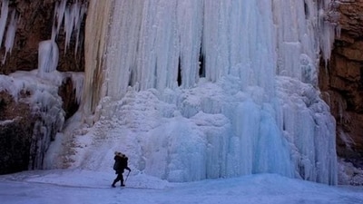 Chadar Trek, Ladakh: This trek takes hikers through the frozen Zanskar River, and offers stunning views of the snow-capped mountains and frozen waterfalls. (Jugni)
