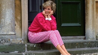 Princess Diana in a red and white checkered kimomo pants (Photo: Facebook) Princess Diana in a red and white checkered kimomo pants (Photo: Facebook)