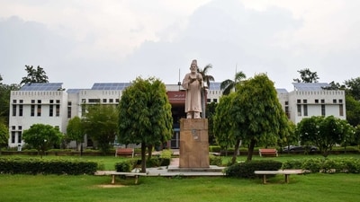 Jamia Millia Islamia (JMI) to use CUET for 20 courses this year Jamia Millia Islamia (JMI) to use CUET for 20 courses this year