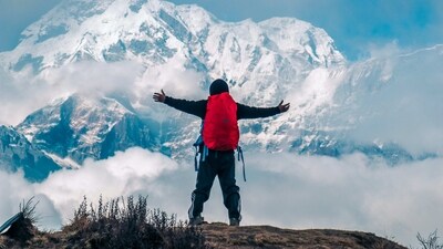 Har Ki Dun Trek, Uttarakhand: This trek takes hikers through the beautiful Har Ki Dun Valley, and offers stunning views of the snow-capped peaks of the Garhwal Himalayas. (Unsplash)