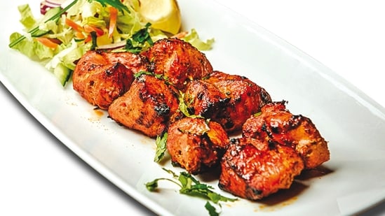 3. Lean Meats: Lean meats such as chicken, turkey, and lean beef are great sources of protein. These can be cooked in a variety of ways and are a great addition to any meal.