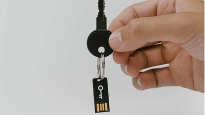 The advantages of using keychain pen drives are its compact size and easy-to-use design. (Pexels) The advantages of using keychain pen drives are its compact size and easy-to-use design. (Pexels)