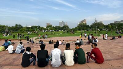 Friends spending time at Central Park, Connaught Place, in New Delhi (Sanjeev Verma/Hindustan Times) Friends spending time at Central Park, Connaught Place, in New Delhi (Sanjeev Verma/Hindustan Times)