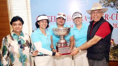 From left: Lady captain Ashu Bachittar Singh, AEPTA team members Shikha Meelu, Jaspreet Kaur and Shalini Kapoor, with Ashwani Chopra at the Chandigarh Golf Club on Monday. (HT Photo)