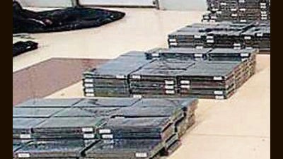 The 2,60,400 pieces of ESSE Golden Leaf brand (Made in Korea) were transported from Dubai by Spice Jet SG 56 flight in the morning of Sunday. (HT Photo)