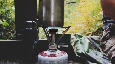 3. Cooking Equipment: You’ll need to bring along some cooking equipment to prepare meals while you’re camping. A portable stove and a few pots and pans are all you need to cook up a delicious meal. (Pixabay)