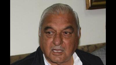 Former chief minister Bhupinder Singh Hooda and HPCC president Udai Bhan held a meeting with party workers of Panchkula, Yamunanagar, Ambala, Kurukshetra and Karnal here on Tuesday To increase mass-contact activities of the Congress. (HT File) Former chief minister Bhupinder Singh Hooda and HPCC president Udai Bhan held a meeting with party workers of Panchkula, Yamunanagar, Ambala, Kurukshetra and Karnal here on Tuesday To increase mass-contact activities of the Congress. (HT File)