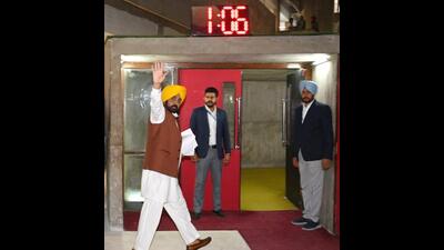 Punjab chief minister Bhagwant Mann entering the Vidhan Sabha in Chandigarh on Tuesday afternoon. The Congress MLAs walked out soon after. (Ravi Kumar/HT) Punjab chief minister Bhagwant Mann entering the Vidhan Sabha in Chandigarh on Tuesday afternoon. The Congress MLAs walked out soon after. (Ravi Kumar/HT)