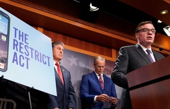 U.S. Senator Mark Warner speaks during a press conference to unveil legislation that would allow the Biden administration to "ban or prohibit" foreign technology products such as TikTok in Washington on Tuesday. (REUTERS) U.S. Senator Mark Warner speaks during a press conference to unveil legislation that would allow the Biden administration to "ban or prohibit" foreign technology products such as TikTok in Washington on Tuesday. (REUTERS)