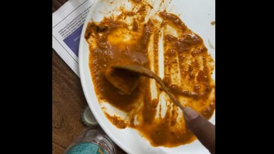 Woman receives meat after ordering veg meal from Zomato. (Twitter/@Nirupama Singh) Woman receives meat after ordering veg meal from Zomato. (Twitter/@Nirupama Singh)