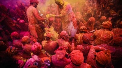 Stay hydrated: Drink plenty of water and fluids to stay hydrated as playing Holi under the sun can lead to dehydration. (Unsplash) Stay hydrated: Drink plenty of water and fluids to stay hydrated as playing Holi under the sun can lead to dehydration. (Unsplash)