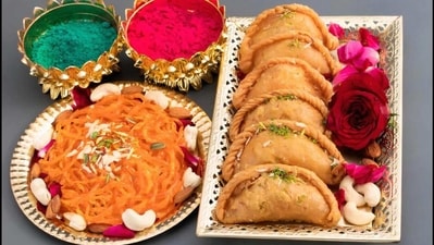 "It is festival time again, and we are bound to celebrate it with our family and friends with sweets and goodies. However, those living with diabetes might feel it’s like any other day, where they are supposed to restrict eating sweets and sugar intake. Well, you can still enjoy this festival with your favourite sweets made from some alternative ingredients that would render sweetness to your dishes," says Dr Meghana Pasi, Nutrition Consultant at MyThali, Arogya World. (HT File photo) "It is festival time again, and we are bound to celebrate it with our family and friends with sweets and goodies. However, those living with diabetes might feel it’s like any other day, where they are supposed to restrict eating sweets and sugar intake. Well, you can still enjoy this festival with your favourite sweets made from some alternative ingredients that would render sweetness to your dishes," says Dr Meghana Pasi, Nutrition Consultant at MyThali, Arogya World. (HT File photo)