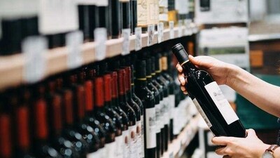 A bottle of Chateau D'Yquem 1806 worth 350,000 euros was among the wines stolen from the Atrio hotel in Caceres in southwest Spain in October 2021. (File) A bottle of Chateau D'Yquem 1806 worth 350,000 euros was among the wines stolen from the Atrio hotel in Caceres in southwest Spain in October 2021. (File)