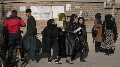 Afghan women students stand outside the Kabul University in Kabul (Ebrahim Noroozi / AP) Afghan women students stand outside the Kabul University in Kabul (Ebrahim Noroozi / AP)