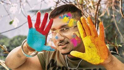 Singer-composer Yo Yo Honey Singh poses exclusively for a Holi shoot with HT City in New Delhi. (PHOTOS; RAAJESSH KASHYAP) Singer-composer Yo Yo Honey Singh poses exclusively for a Holi shoot with HT City in New Delhi. (PHOTOS; RAAJESSH KASHYAP)