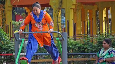 The rules say that visitors will no longer be able to use Mumbai’s parks for workouts, yoga, badminton, sports and music classes; neither will they be allowed to use the amphitheatres for rehearsals and performances. If anyone wants to perform at the amphitheatre now, they will have to book it for ₹10,000 and get permission to use the space (Satyabrata Tripathy) The rules say that visitors will no longer be able to use Mumbai’s parks for workouts, yoga, badminton, sports and music classes; neither will they be allowed to use the amphitheatres for rehearsals and performances. If anyone wants to perform at the amphitheatre now, they will have to book it for ₹10,000 and get permission to use the space (Satyabrata Tripathy)