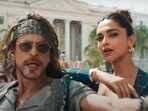 Actors Shah Rukh Khan and Deepika Padukone in the song Jhoome Jo Pathaan.
