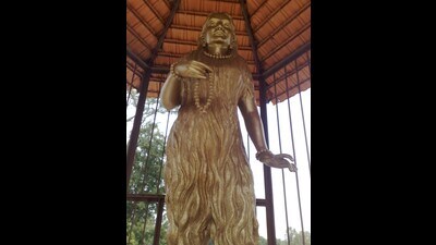 A statue of Akka Mahadevi installed at her birthplace, Udathadi, in Karnataka. (Amarrg / Wikimedia Commons) A statue of Akka Mahadevi installed at her birthplace, Udathadi, in Karnataka. (Amarrg / Wikimedia Commons)