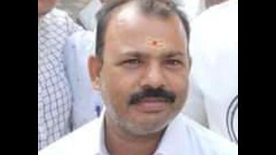 According to the complainant, Pradeep Kumar Vaishya, in October 2021, Jaiswal and three others approached him and said that they were small vendors and the pandemic had shown them difficult days and therefore, to tackle such financial uncertainties, they should come together and create a fund which could be availed of by any one of them in case of emergency in his or her family. (HT PHOTO) According to the complainant, Pradeep Kumar Vaishya, in October 2021, Jaiswal and three others approached him and said that they were small vendors and the pandemic had shown them difficult days and therefore, to tackle such financial uncertainties, they should come together and create a fund which could be availed of by any one of them in case of emergency in his or her family. (HT PHOTO)