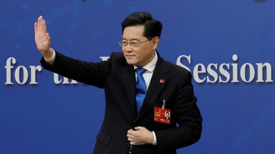 Chinese Foreign Minister Qin Gang waves at the end of a news conference on the sidelines of the National People's Congress (NPC) in Beijing, China March 7, 2023. REUTERS/Thomas Peter (REUTERS)