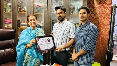 Phulpur MP Keshari Devi Patel receiving the award. (HT photo) Phulpur MP Keshari Devi Patel receiving the award. (HT photo)