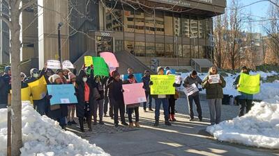 Protestors against a caste motion gathered in front of the Toronto District School Board, Canada on Wednesday. (HT photo) Protestors against a caste motion gathered in front of the Toronto District School Board, Canada on Wednesday. (HT photo)